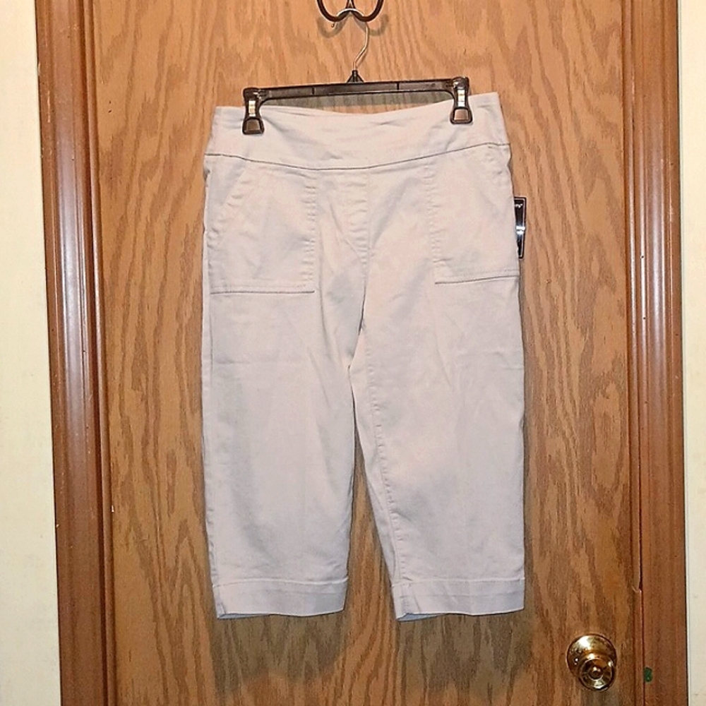 Counterparts light khaki capris size small